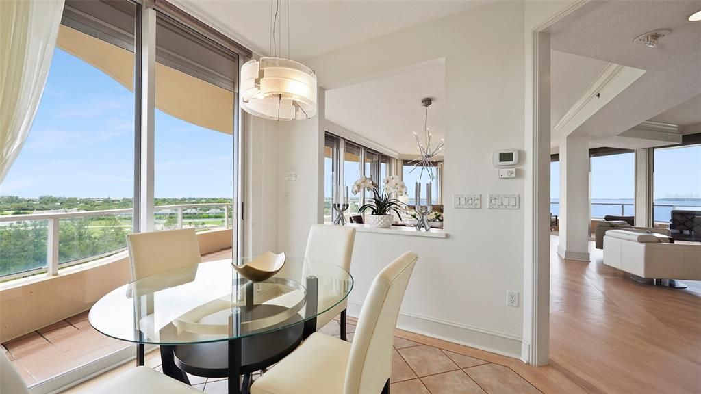 En Venta: $1,795,000 (2 camas, 3 baños, 2143 Pies cuadrados)