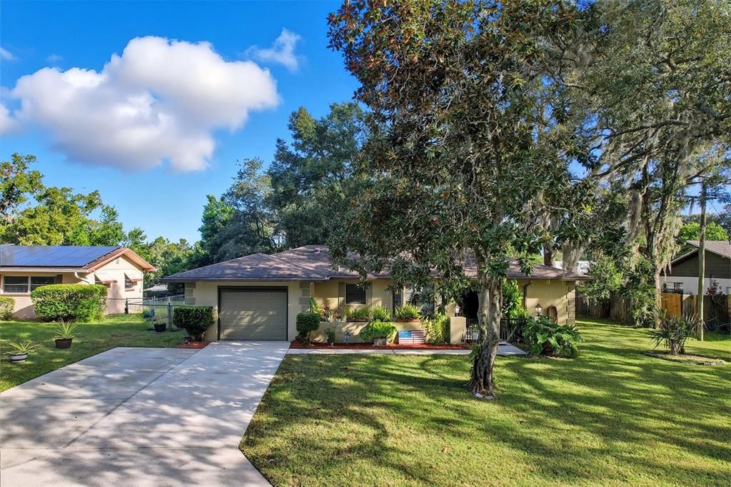 合同活跃: $199,900 (2 贝兹, 2 浴室, 1312 平方英尺)