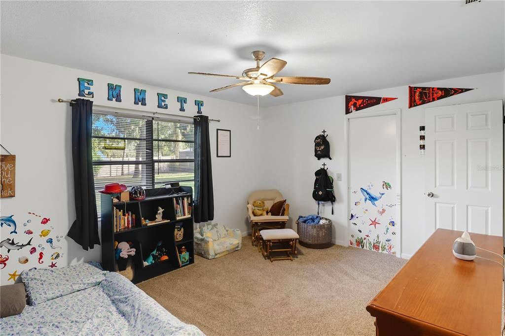 合同活跃: $199,900 (2 贝兹, 2 浴室, 1312 平方英尺)