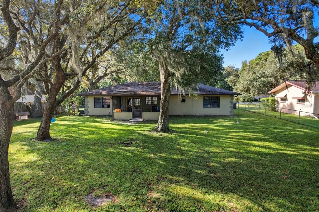 合同活跃: $199,900 (2 贝兹, 2 浴室, 1312 平方英尺)