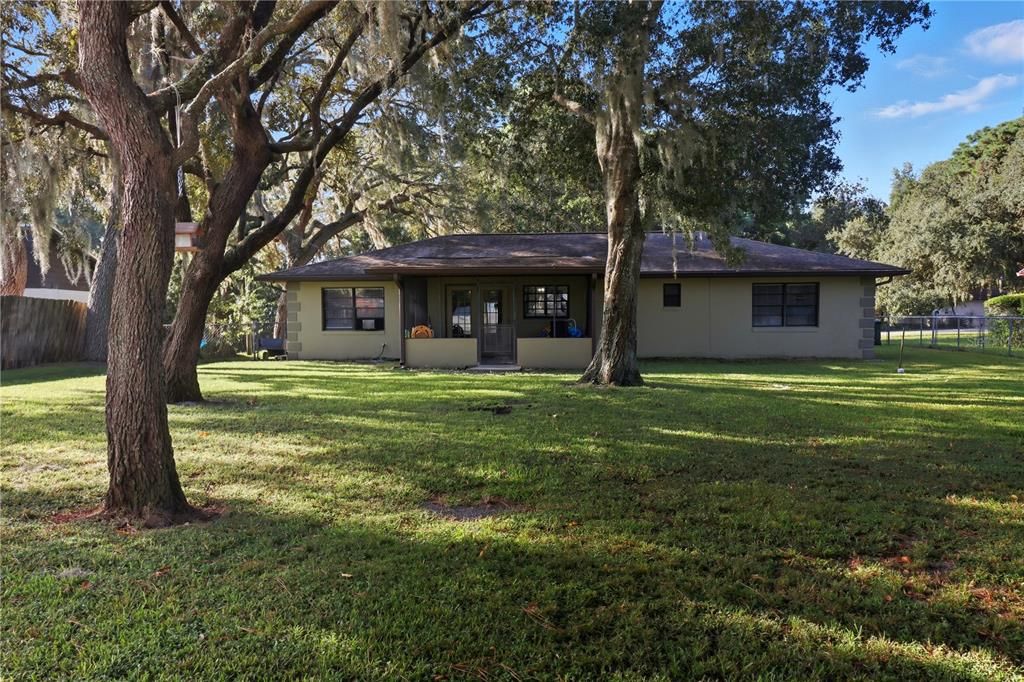 合同活跃: $199,900 (2 贝兹, 2 浴室, 1312 平方英尺)