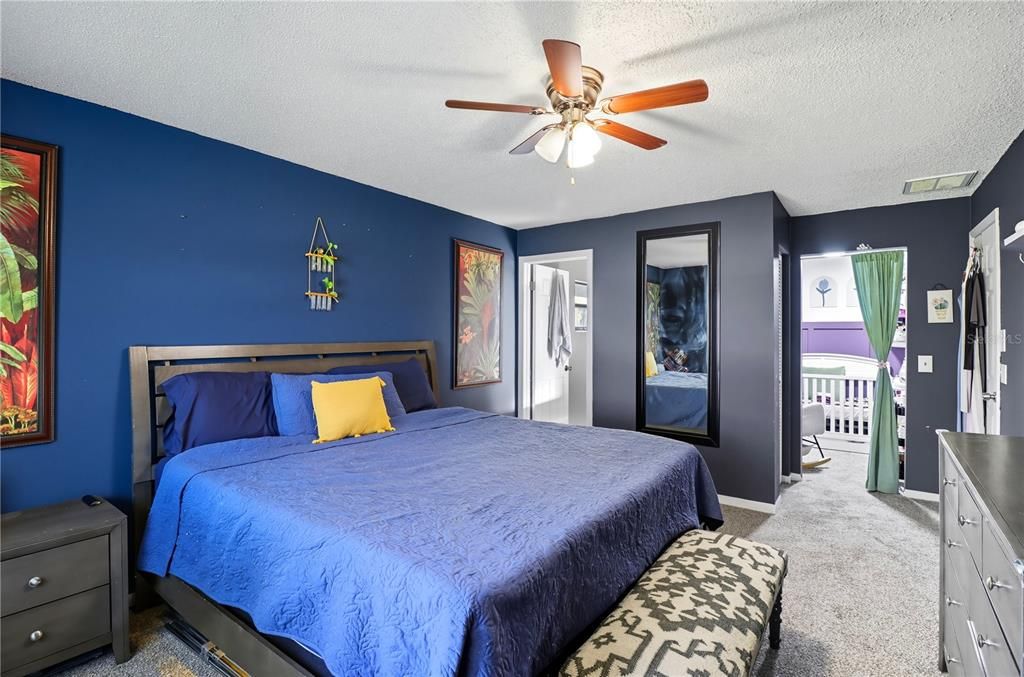 合同活跃: $199,900 (2 贝兹, 2 浴室, 1312 平方英尺)