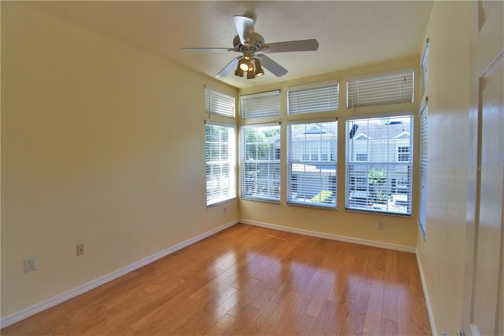 For Rent: $1,785 (3 beds, 2 baths, 1282 Square Feet)