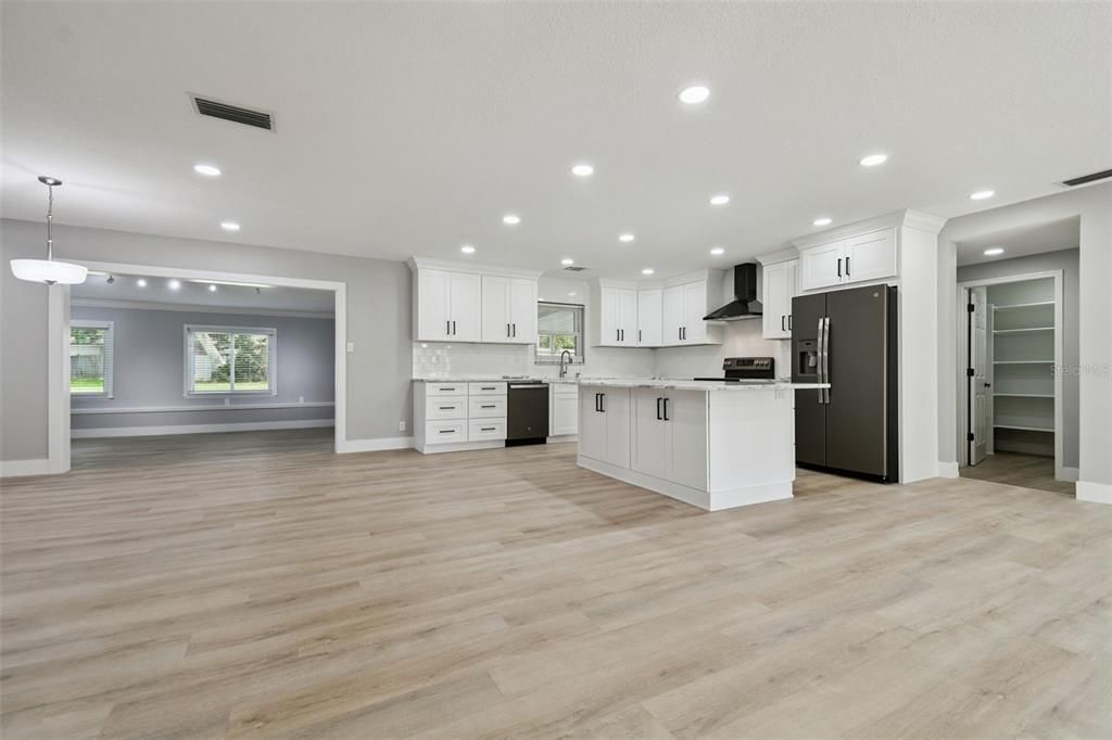 待售: $479,999 (4 贝兹, 2 浴室, 2131 平方英尺)