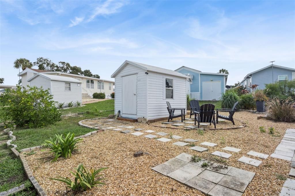 For Sale: $150,000 (2 beds, 1 baths, 396 Square Feet)