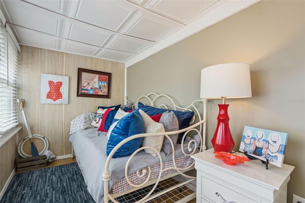 For Sale: $150,000 (2 beds, 1 baths, 396 Square Feet)