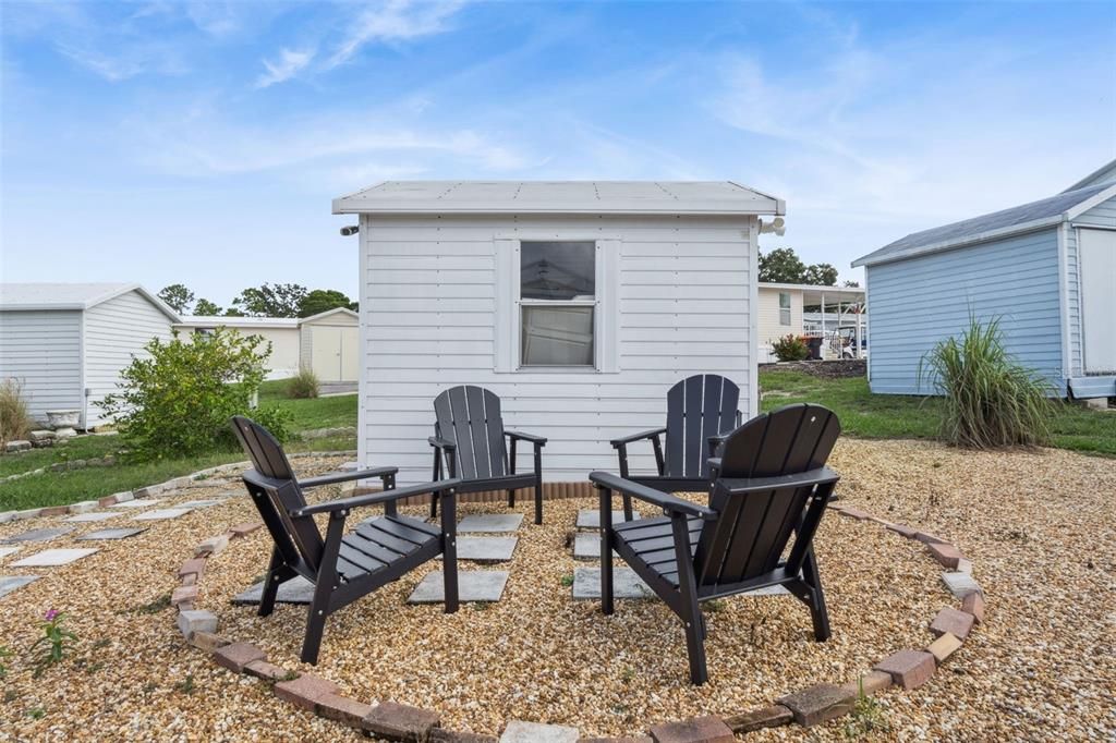 For Sale: $150,000 (2 beds, 1 baths, 396 Square Feet)