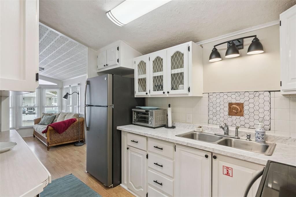 For Sale: $150,000 (2 beds, 1 baths, 396 Square Feet)