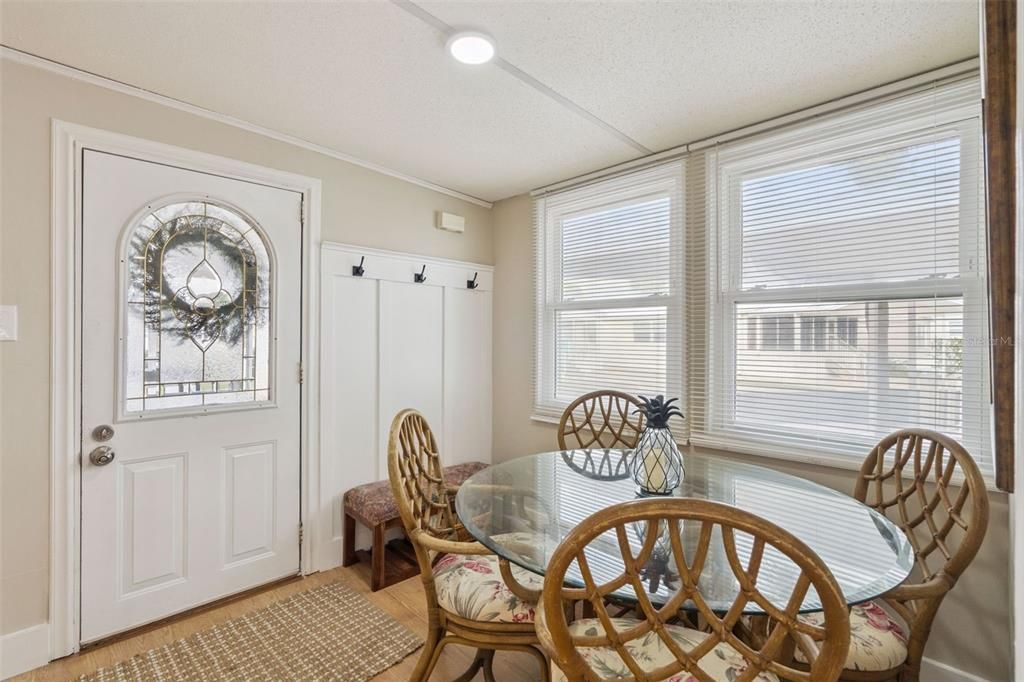 For Sale: $150,000 (2 beds, 1 baths, 396 Square Feet)