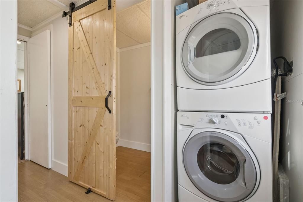 For Sale: $150,000 (2 beds, 1 baths, 396 Square Feet)