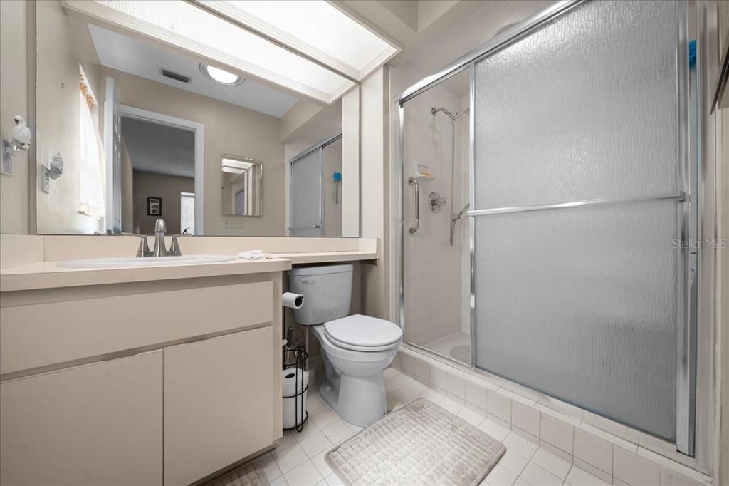 Под контрактом: $225,000 (2 спален, 2 ванн, 1219 Квадратных фут)