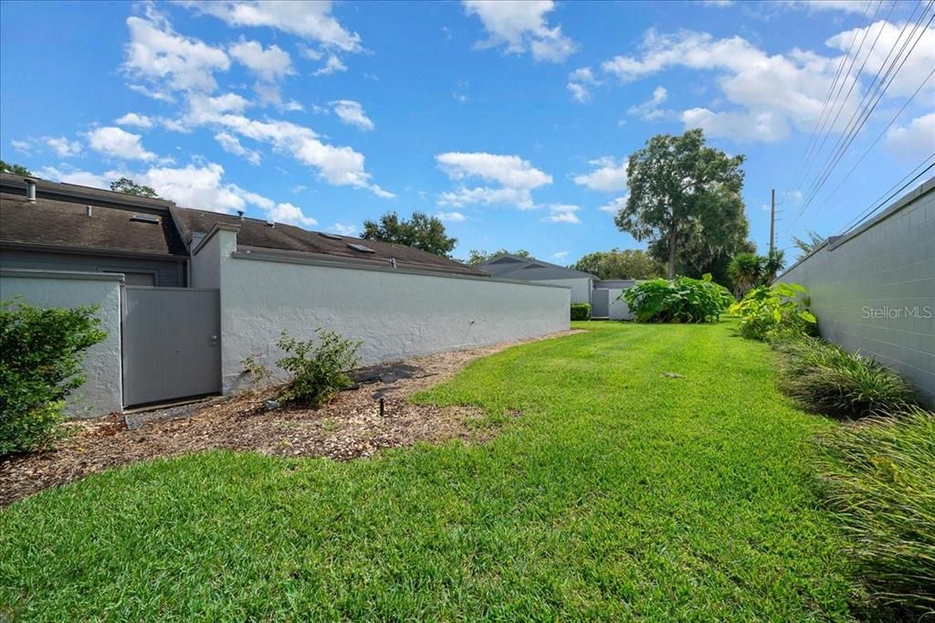 Под контрактом: $225,000 (2 спален, 2 ванн, 1219 Квадратных фут)