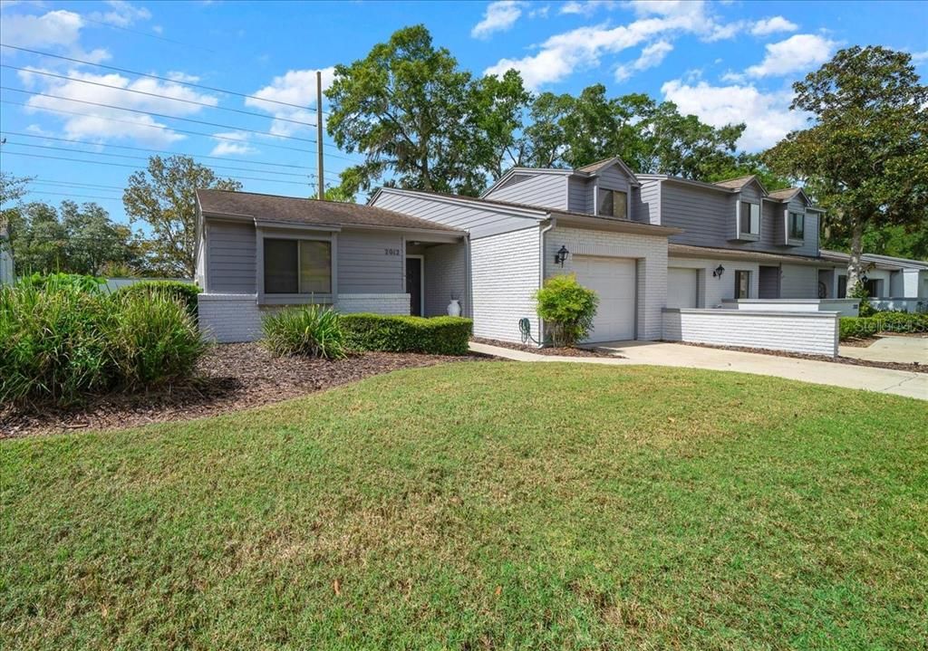 Под контрактом: $225,000 (2 спален, 2 ванн, 1219 Квадратных фут)