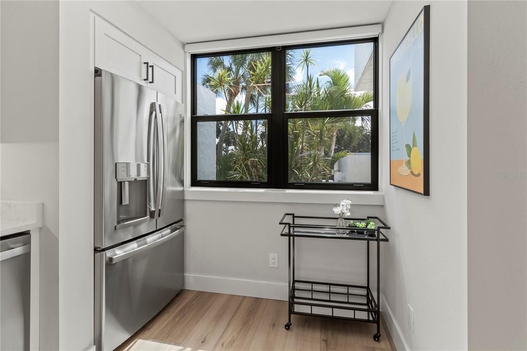 出租: $13,000 (2 贝兹, 2 浴室, 1260 平方英尺)