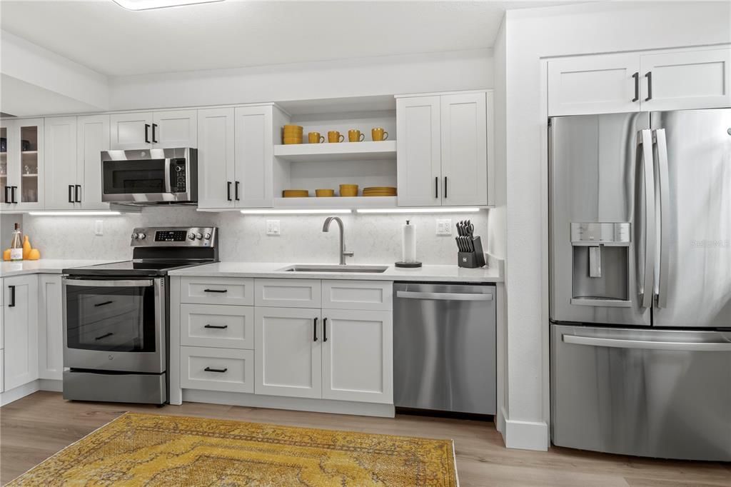 出租: $13,000 (2 贝兹, 2 浴室, 1260 平方英尺)