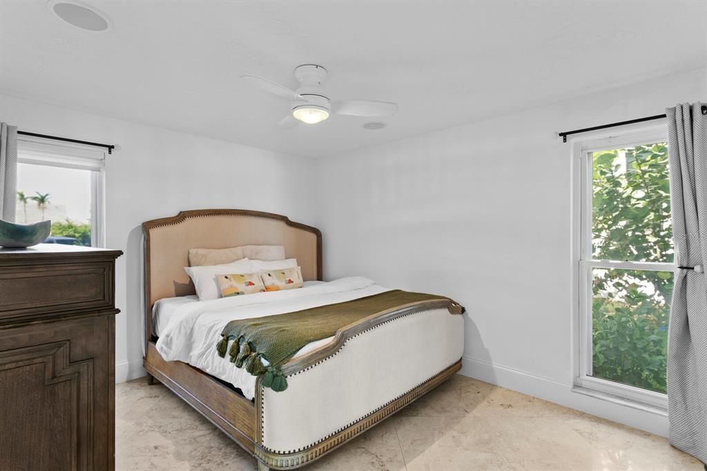 For Sale: $4,500,000 (6 beds, 4 baths, 4917 Square Feet)