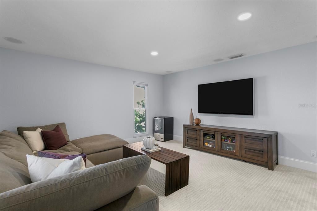 For Sale: $4,500,000 (6 beds, 4 baths, 4917 Square Feet)