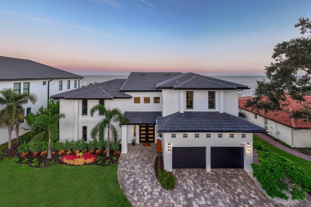 For Sale: $4,500,000 (6 beds, 4 baths, 4917 Square Feet)