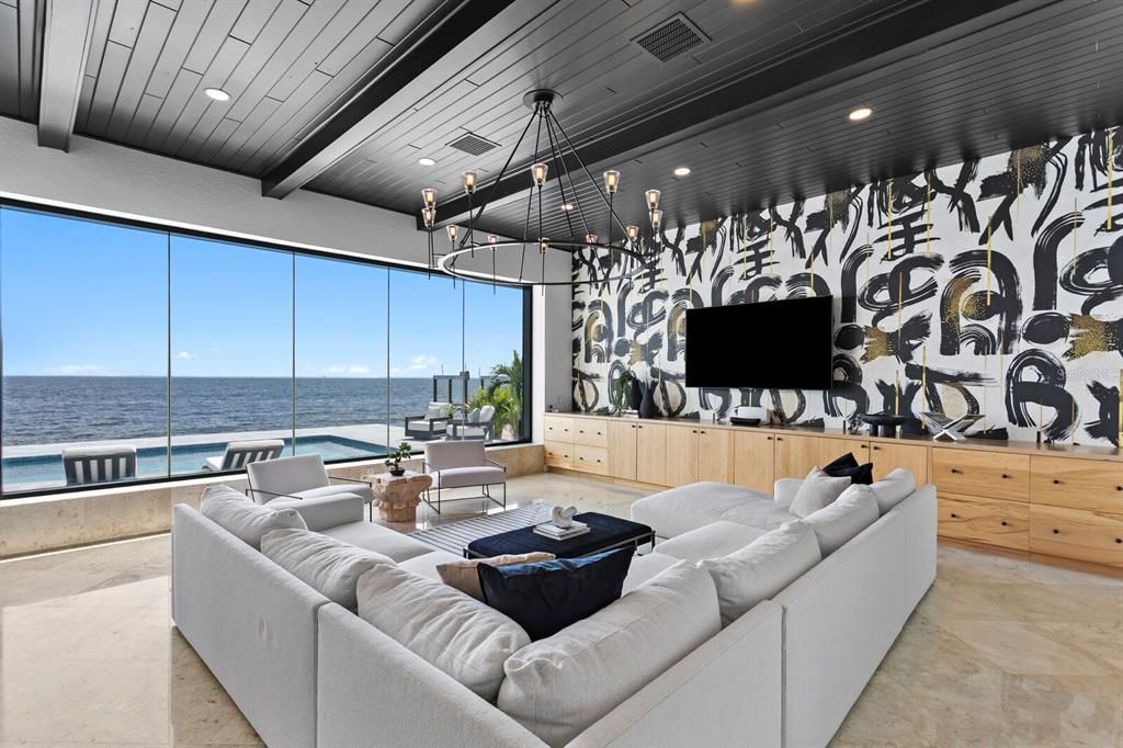 For Sale: $4,500,000 (6 beds, 4 baths, 4917 Square Feet)