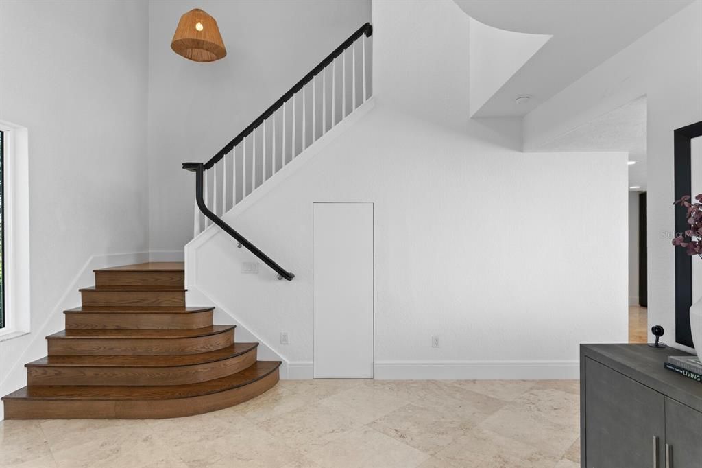 For Sale: $4,500,000 (6 beds, 4 baths, 4917 Square Feet)