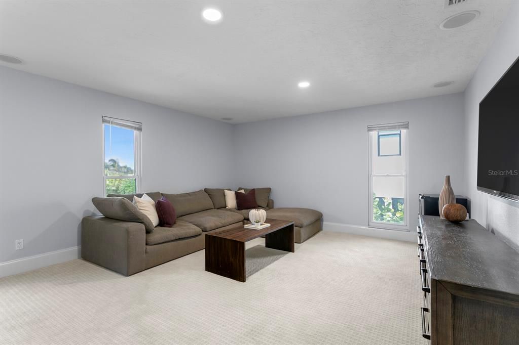 For Sale: $4,500,000 (6 beds, 4 baths, 4917 Square Feet)