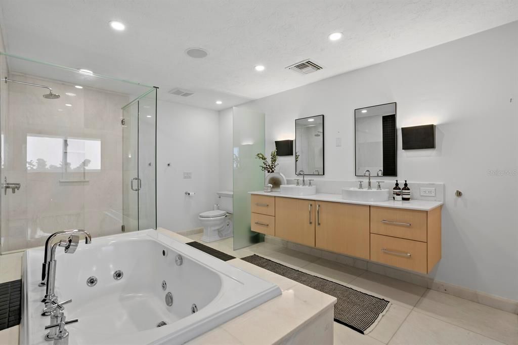 For Sale: $4,500,000 (6 beds, 4 baths, 4917 Square Feet)