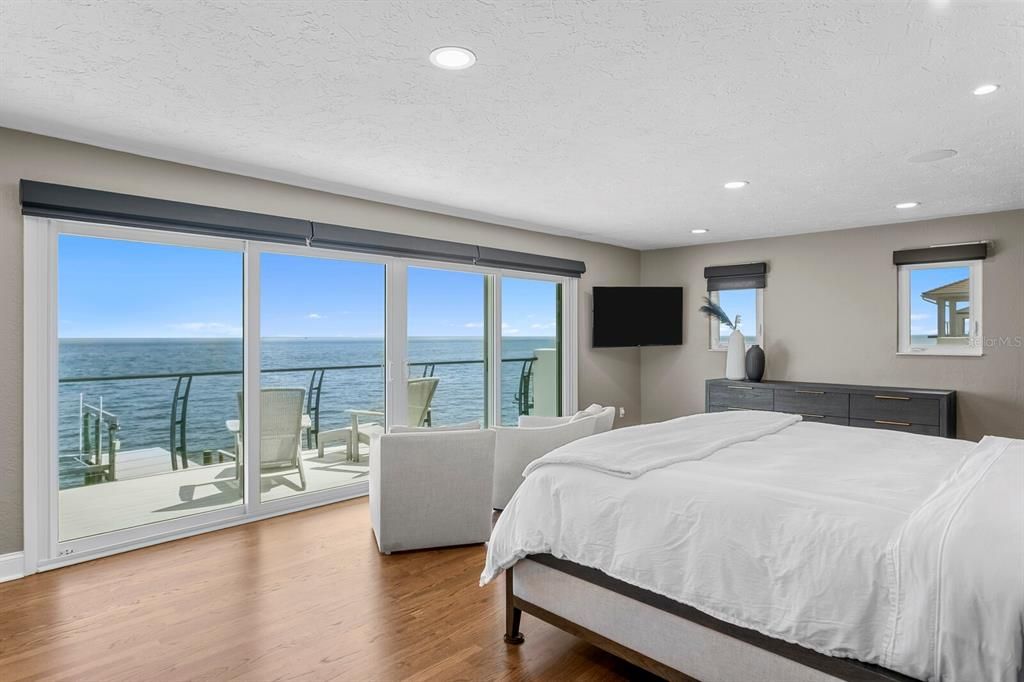 For Sale: $4,500,000 (6 beds, 4 baths, 4917 Square Feet)