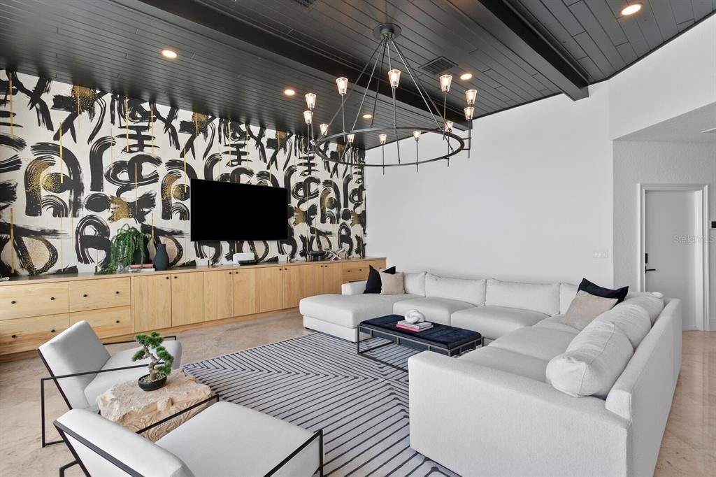 For Sale: $4,500,000 (6 beds, 4 baths, 4917 Square Feet)