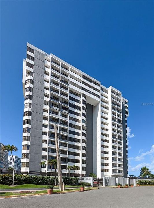 For Rent: $7,500 (3 beds, 2 baths, 1612.7 Square Feet)