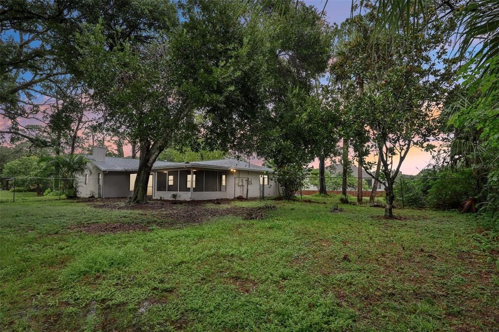 For Sale: $349,000 (3 beds, 2 baths, 1627 Square Feet)