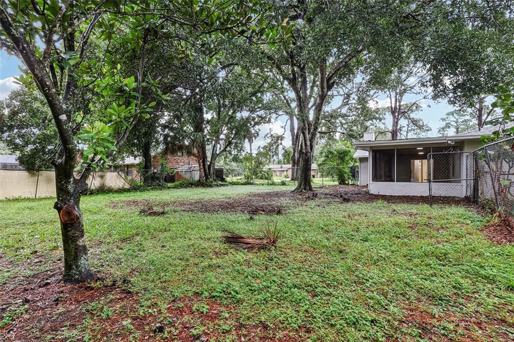 For Sale: $349,000 (3 beds, 2 baths, 1627 Square Feet)