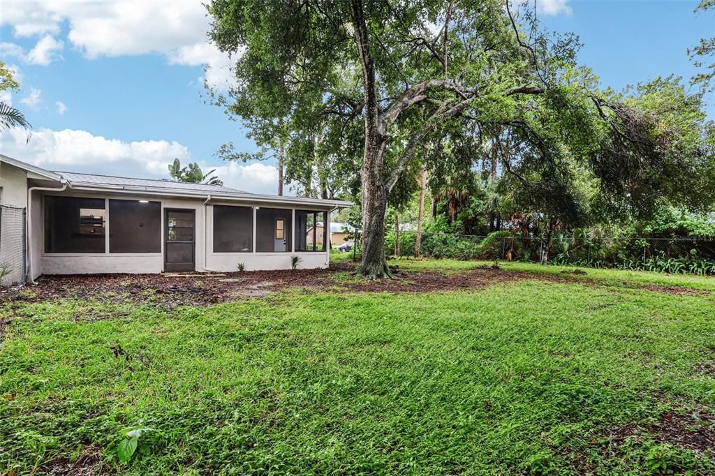 For Sale: $349,000 (3 beds, 2 baths, 1627 Square Feet)