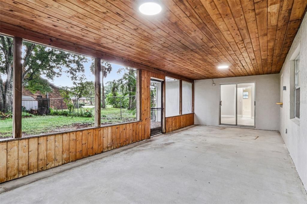 For Sale: $349,000 (3 beds, 2 baths, 1627 Square Feet)