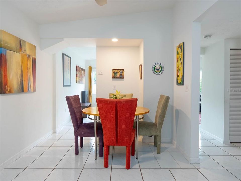 Activo con contrato: $374,900 (3 camas, 2 baños, 1826 Pies cuadrados)