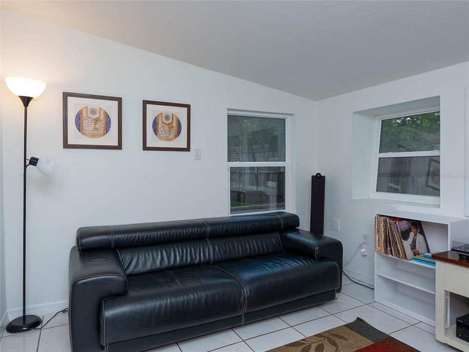 Activo con contrato: $374,900 (3 camas, 2 baños, 1826 Pies cuadrados)