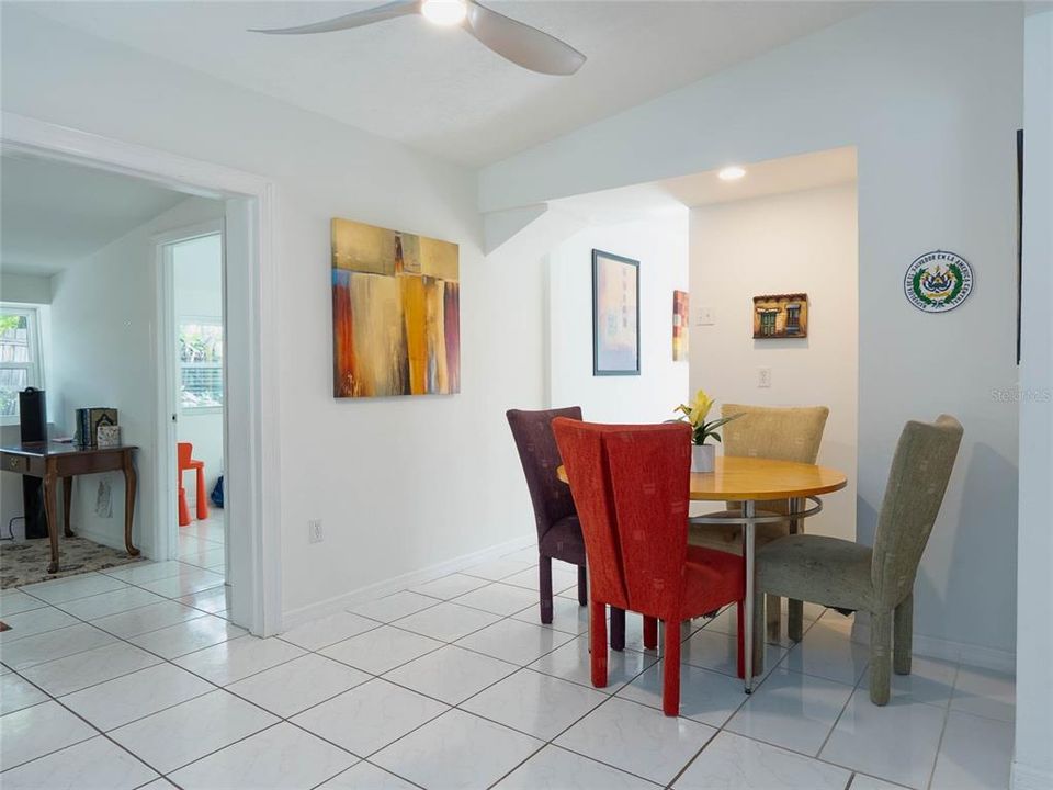 Activo con contrato: $374,900 (3 camas, 2 baños, 1826 Pies cuadrados)