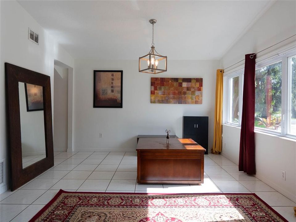 Activo con contrato: $374,900 (3 camas, 2 baños, 1826 Pies cuadrados)