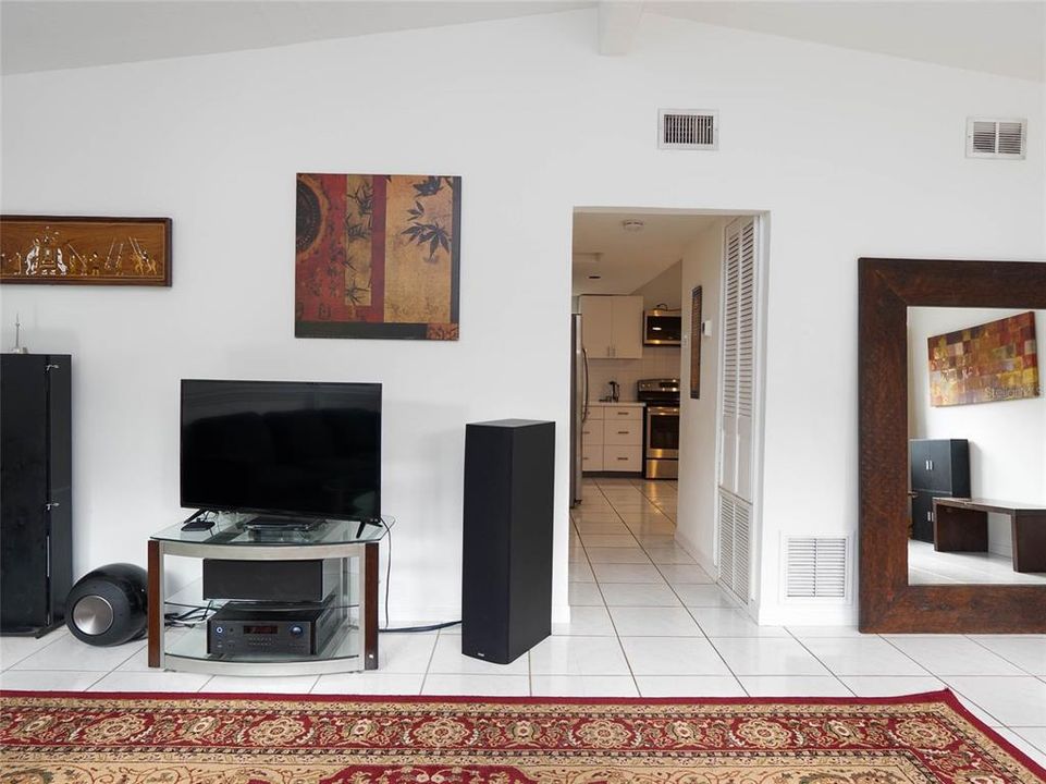 Activo con contrato: $374,900 (3 camas, 2 baños, 1826 Pies cuadrados)