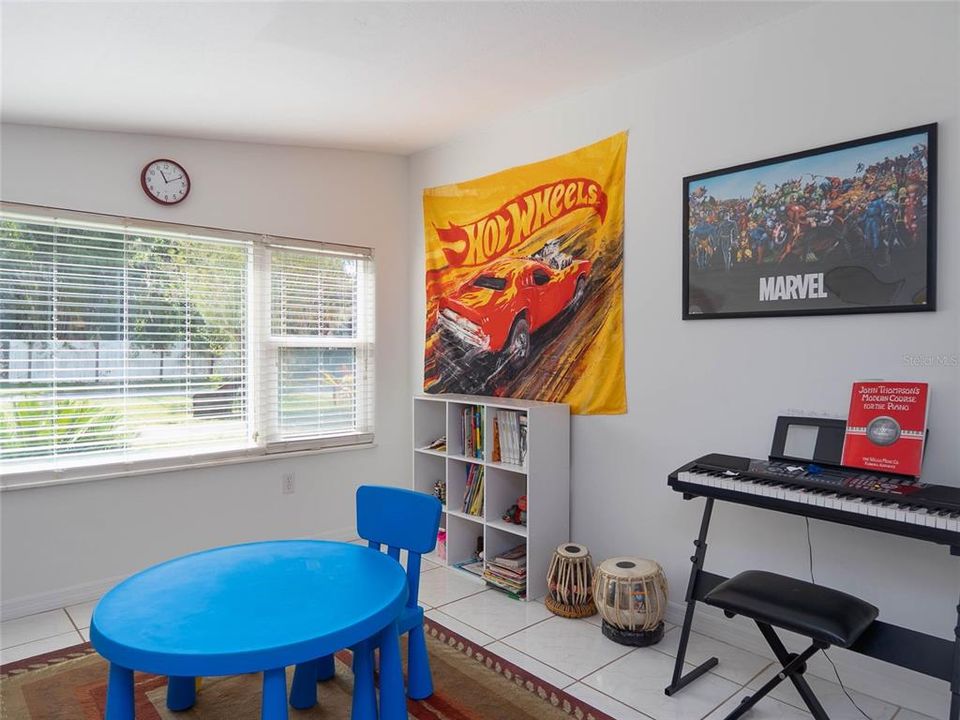 Activo con contrato: $374,900 (3 camas, 2 baños, 1826 Pies cuadrados)