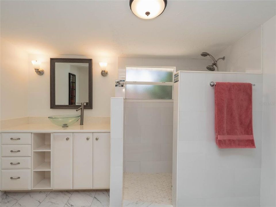 Activo con contrato: $374,900 (3 camas, 2 baños, 1826 Pies cuadrados)