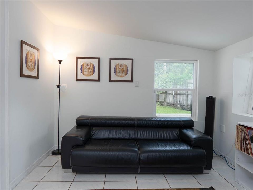 Activo con contrato: $374,900 (3 camas, 2 baños, 1826 Pies cuadrados)