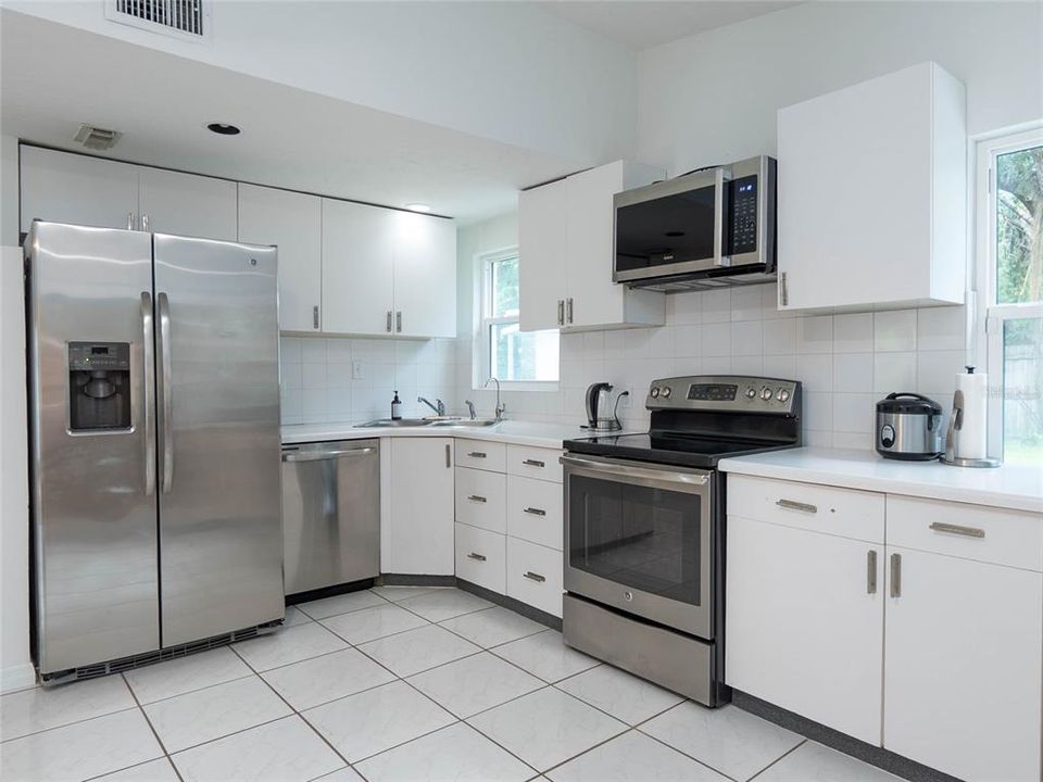 Activo con contrato: $374,900 (3 camas, 2 baños, 1826 Pies cuadrados)