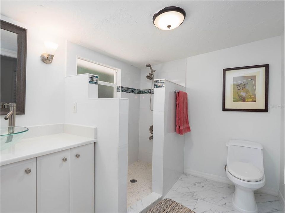 Activo con contrato: $374,900 (3 camas, 2 baños, 1826 Pies cuadrados)