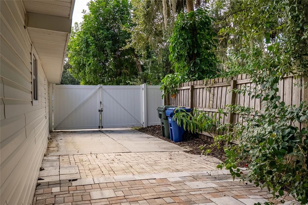 Activo con contrato: $374,900 (3 camas, 2 baños, 1826 Pies cuadrados)