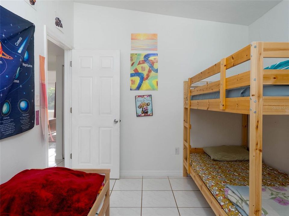 Activo con contrato: $374,900 (3 camas, 2 baños, 1826 Pies cuadrados)