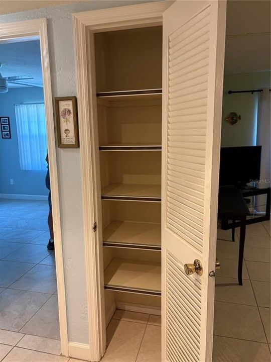 For Sale: $239,000 (1 beds, 1 baths, 623 Square Feet)