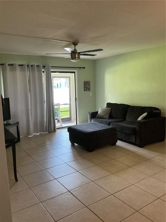 For Sale: $239,000 (1 beds, 1 baths, 623 Square Feet)