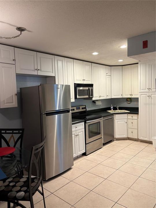 For Sale: $239,000 (1 beds, 1 baths, 623 Square Feet)