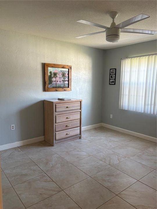 For Sale: $239,000 (1 beds, 1 baths, 623 Square Feet)