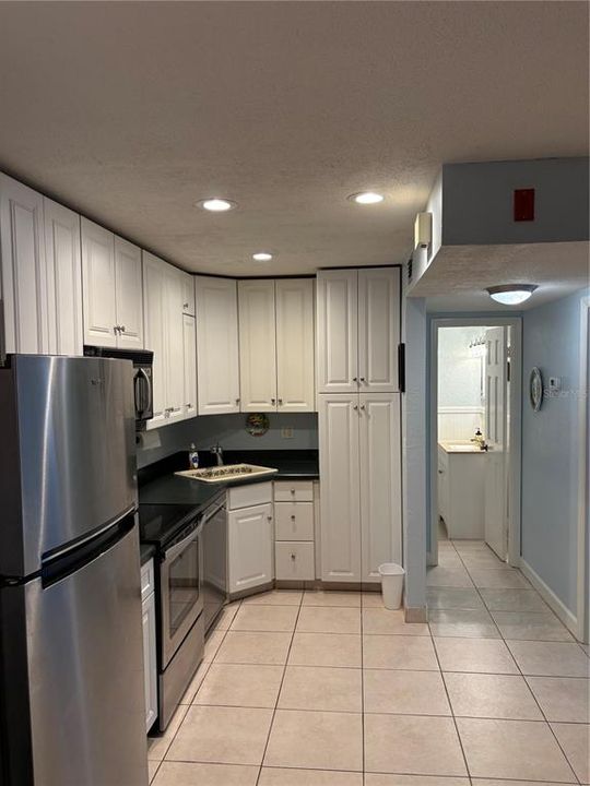 For Sale: $239,000 (1 beds, 1 baths, 623 Square Feet)